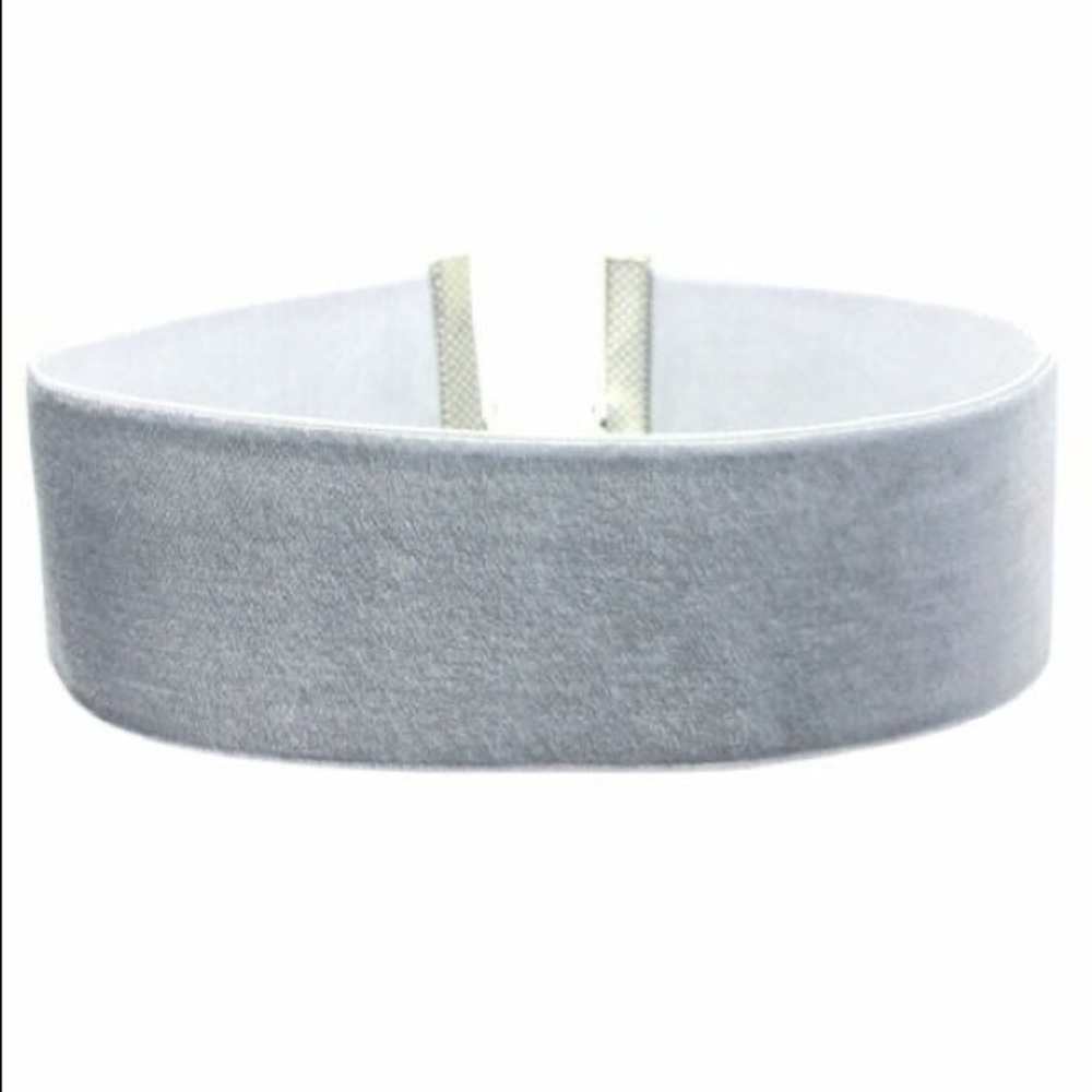 🤍MISGUIDED large grey velvet choker